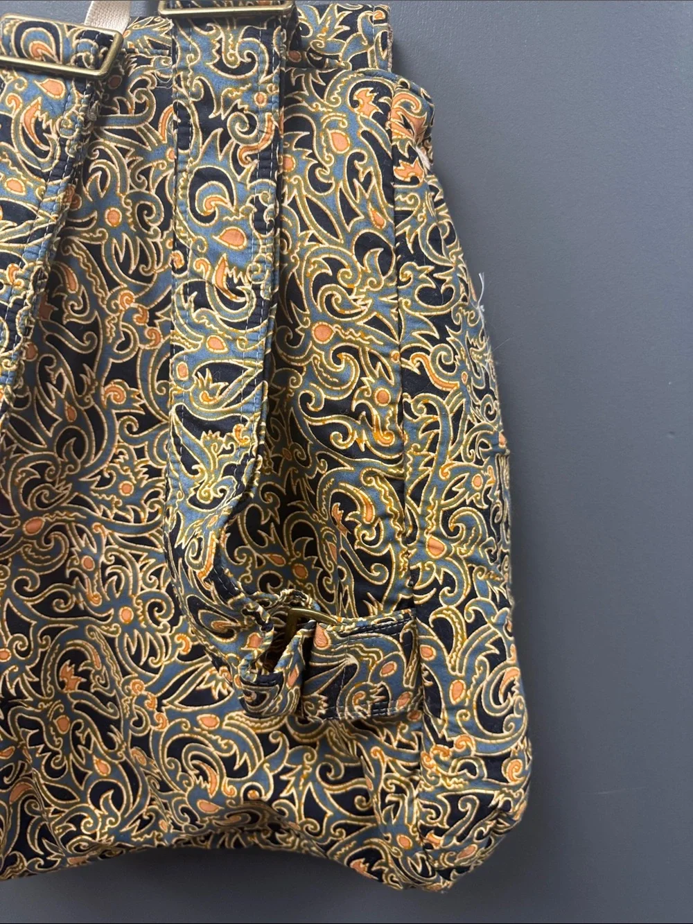 Printed Drawstring Backpack in Black & Tan
